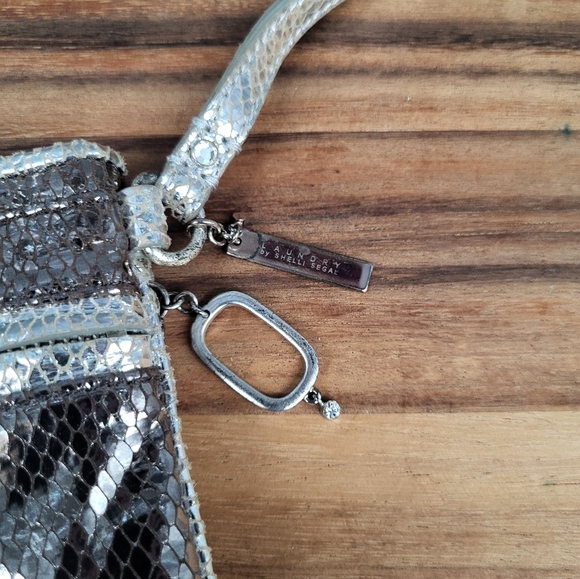 Laundry By Shelli Segal Metallic Silver Snakeskin Wristlet, 9.5×4 - Picture 6 of 15